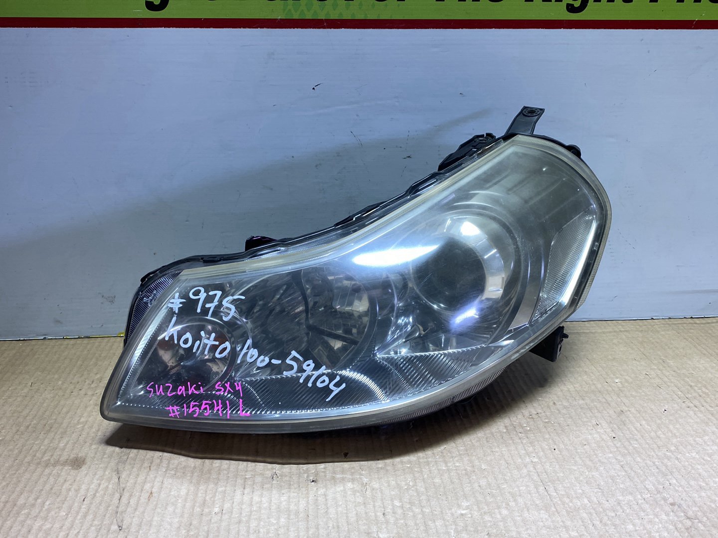 2006 Suzuki SX4 YA41S - Left Headlight PN: HCHR-579