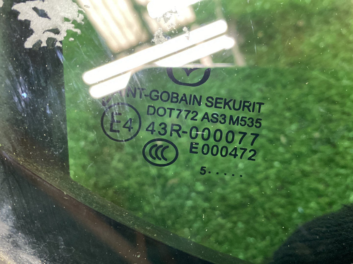 2016 Mazda Axela BM5FP - Right Rear Quarter Door Glass PN: 43R-000077