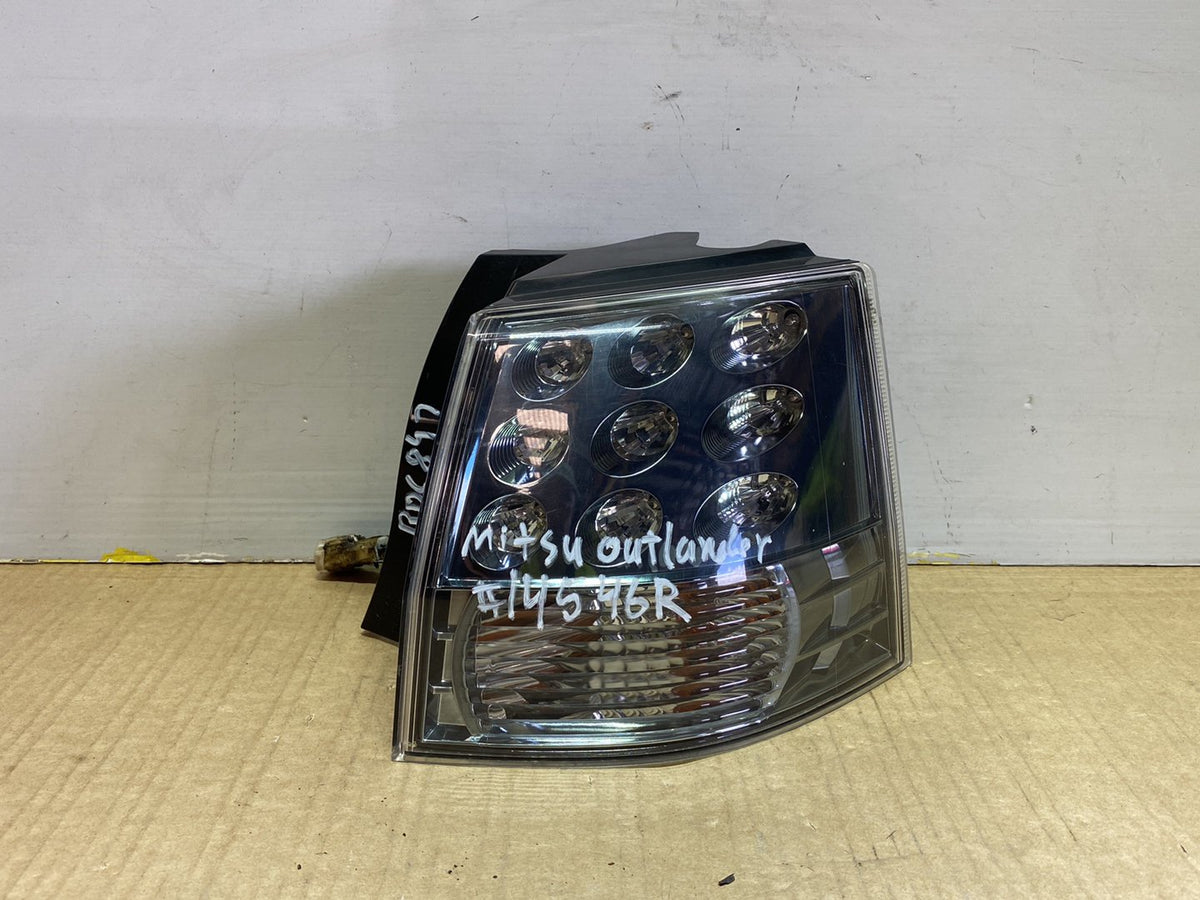 2006 Mitsubishi Outlander CW5W - Right Taillight PN: Koito 220-87813