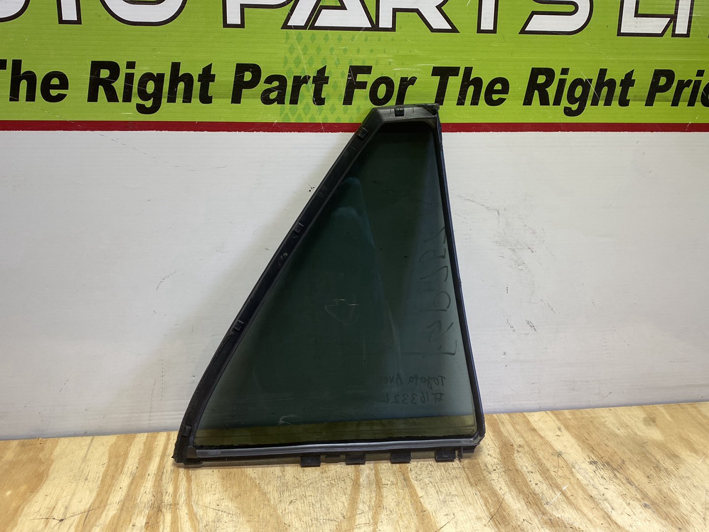 2003 Toyota Avensis AZT250 - Left Rear Quarter Door Glass