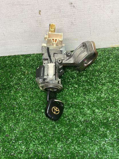 2006 Used Toyota Caldina - Ignition With Key PN: 2039B