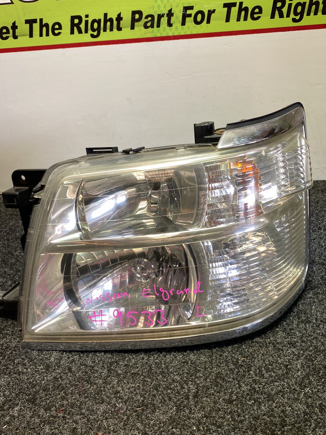 2001 Nissan Elgrand - Left Headlight PN: 100-24776