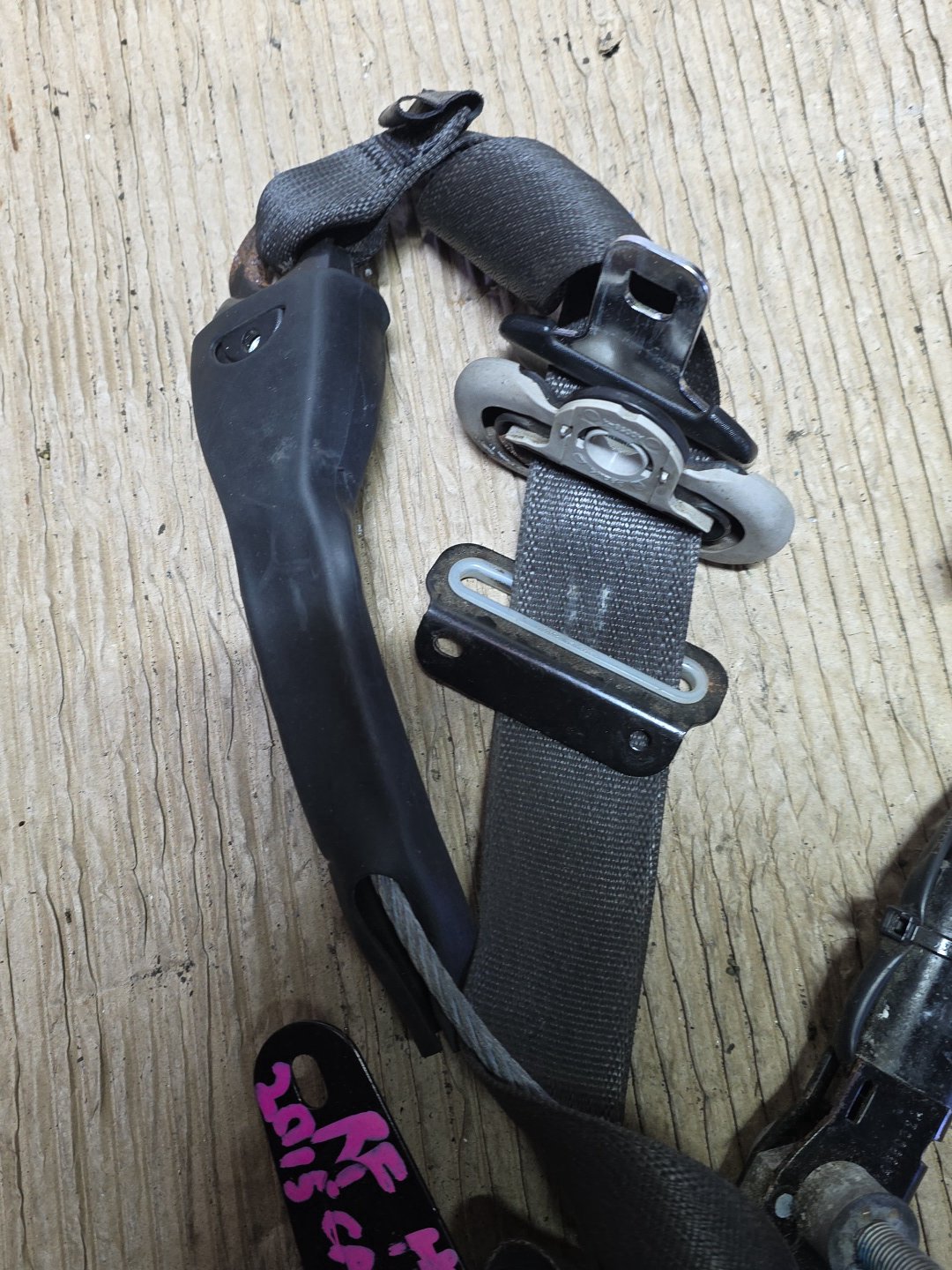 2015 Holden Captiva- Right Front Seat Belt PN: 2 wires