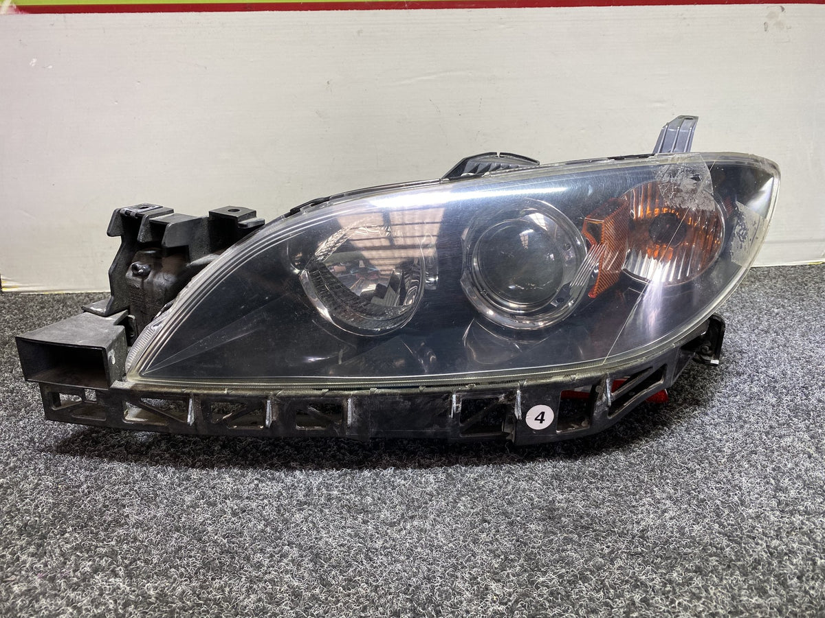 2006 Mazda Axela BK - Left Headlight Auto Adjust/ Hid Type/ P2955