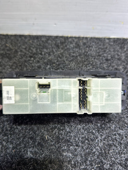 2008 Nissan Dualis- Master Power Window Switch PN: 25401 JD02D