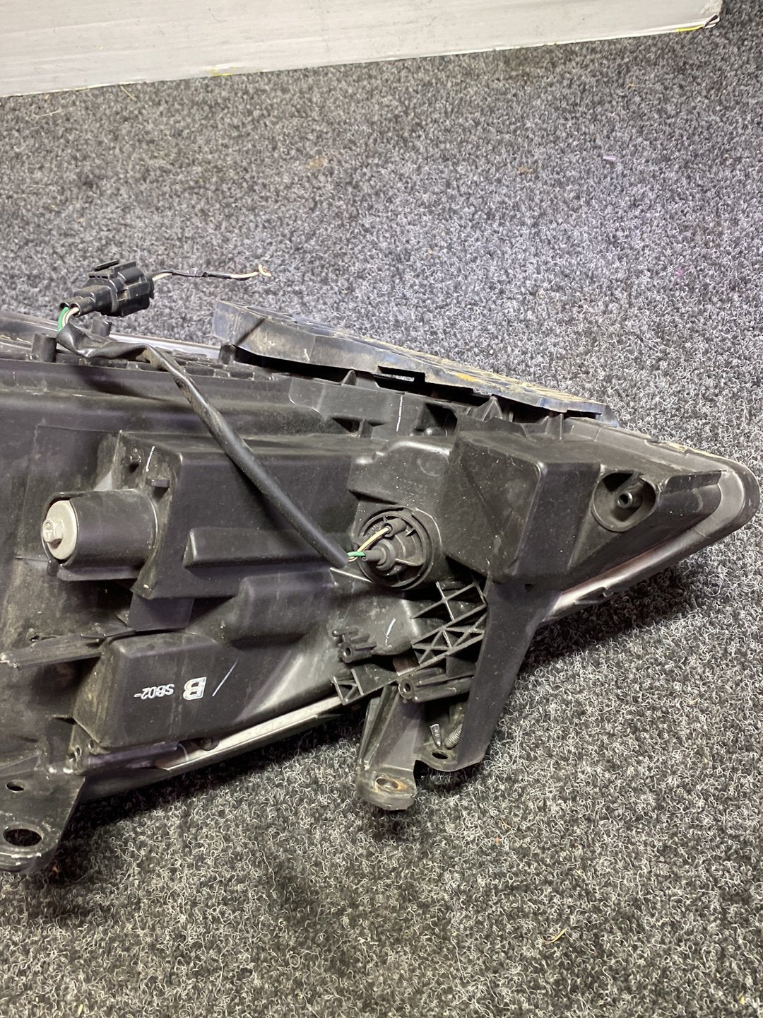 2005 Nissan Tiida C11 - Right Headlight PN: HCR-195