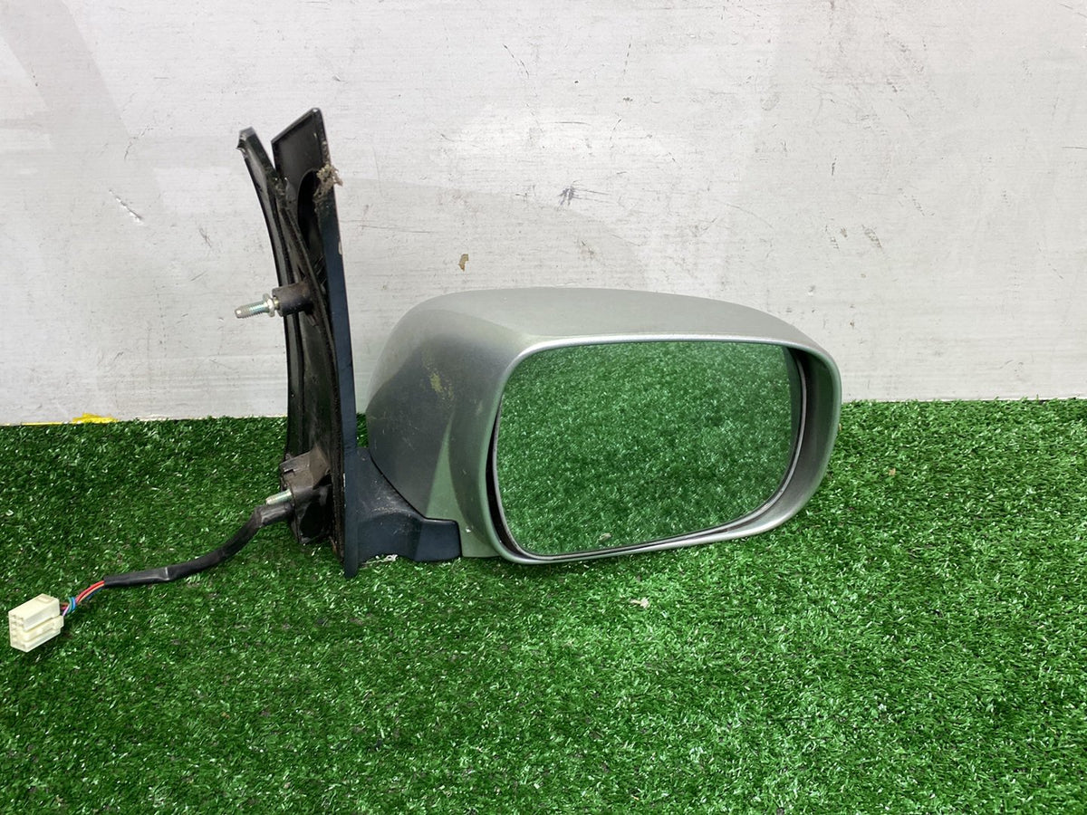 2001 to 2007 Used Toyota Noah/Voxy AZR6- Right Door Mirror - 5 Wire, 012209