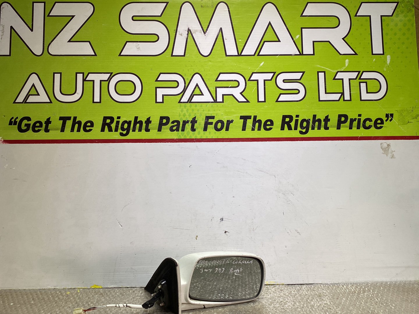 1998 Used Toyota Corolla- Right Door Mirror PN: 4 wires