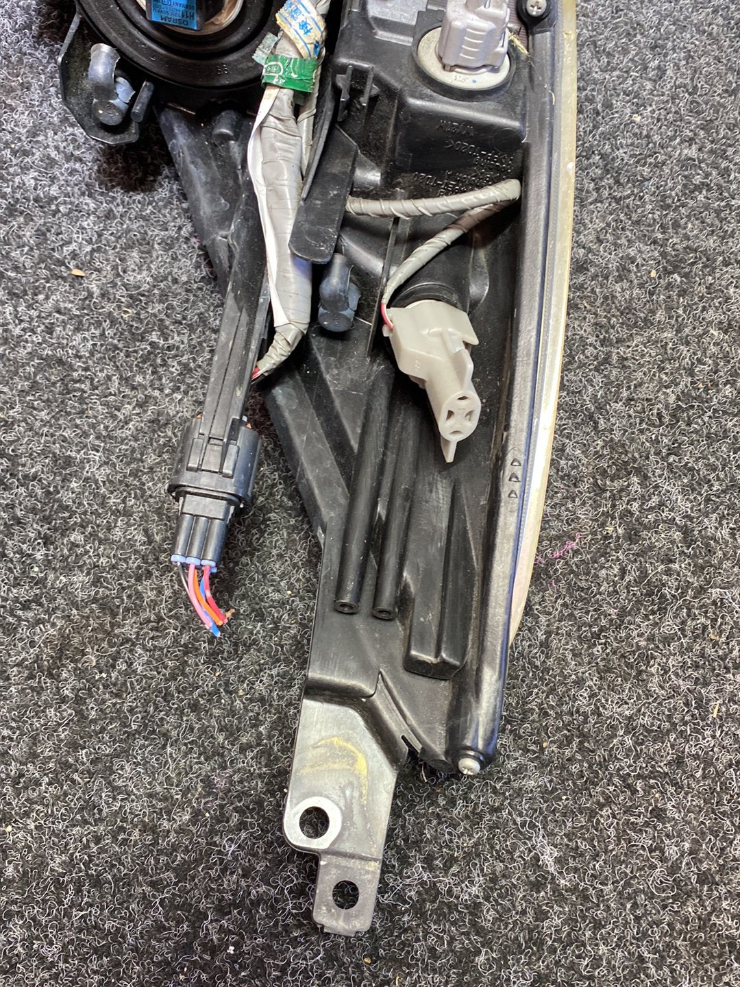 2010 Mazda Axela - Left Headlight Manual Adjust/ Non Hid/ Koito 100-41343