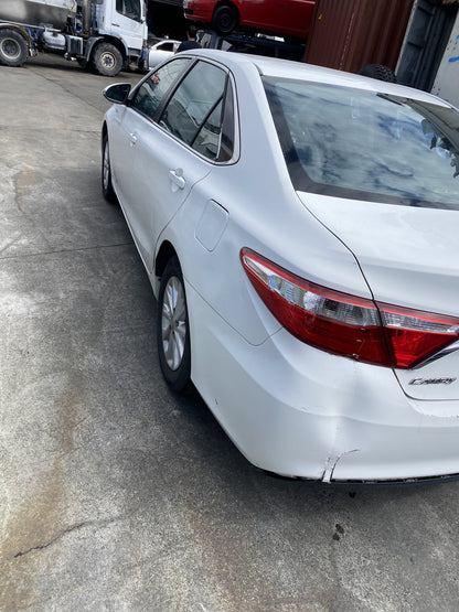 2016 Toyota Camry Hybrid H Dismantling For Parts