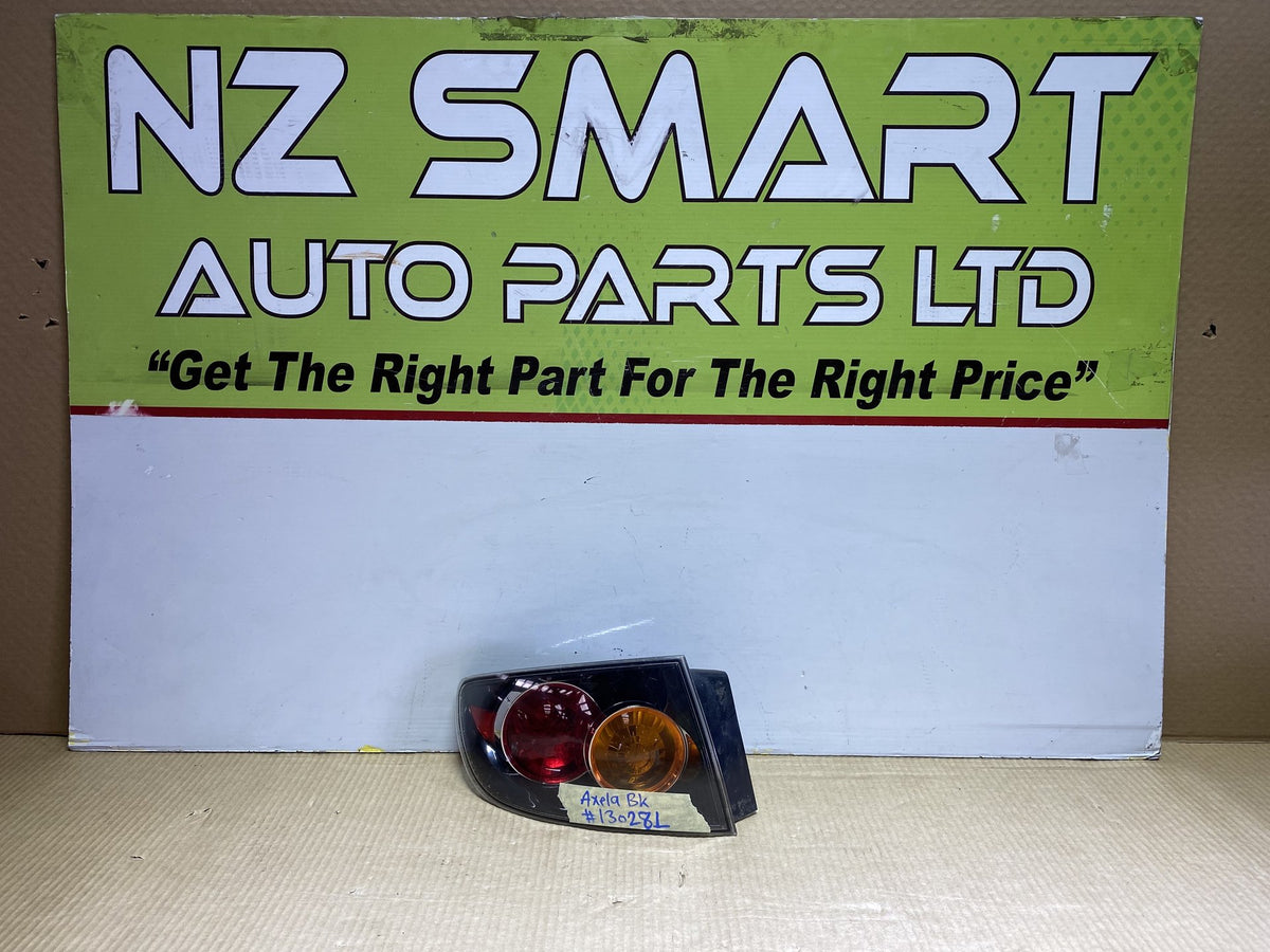 2006 Mazda Axela BK - Left Taillight PN: P2688