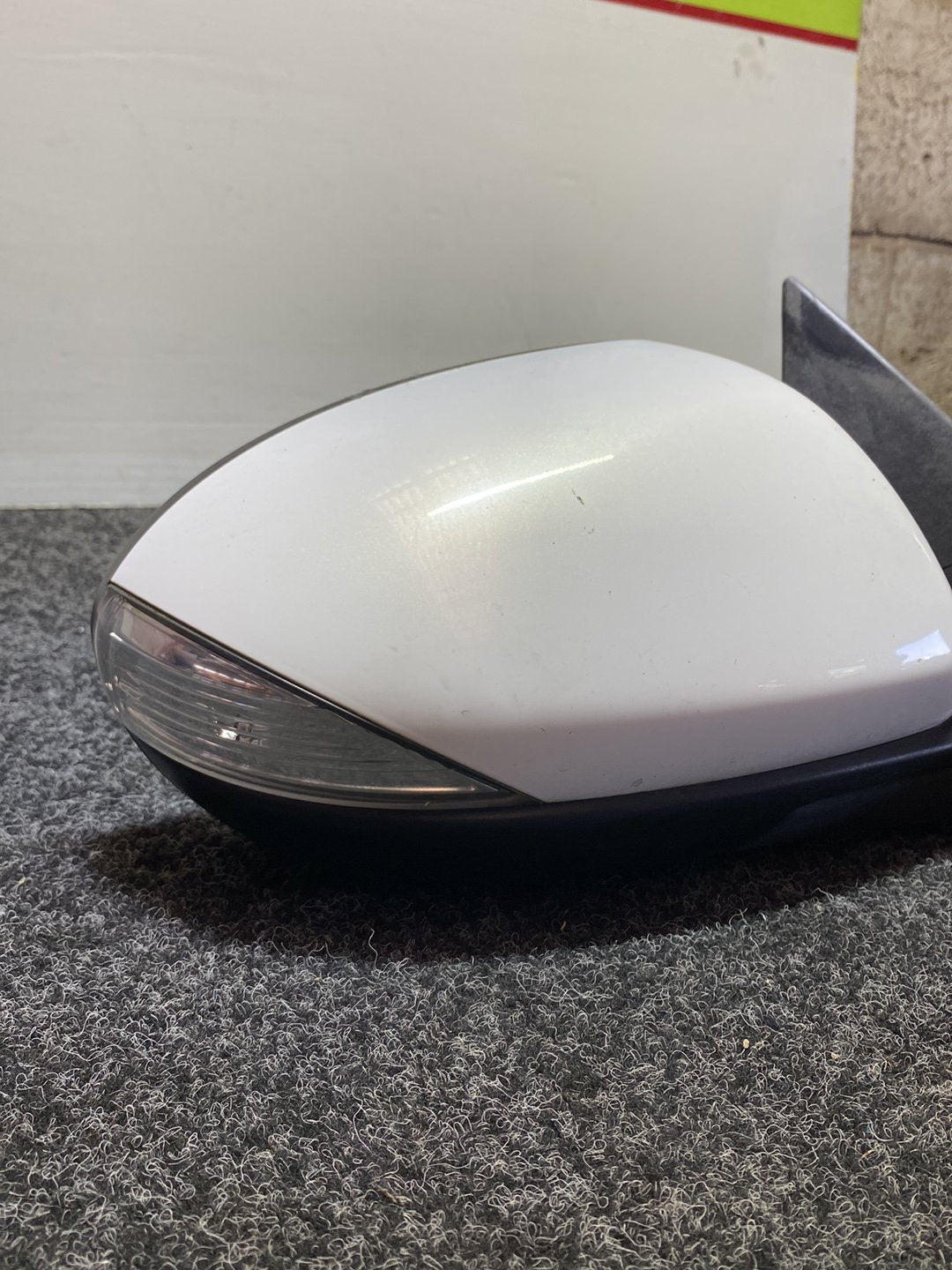 2012 Mazda Atenza - Right Door Mirror PN: 8 wires