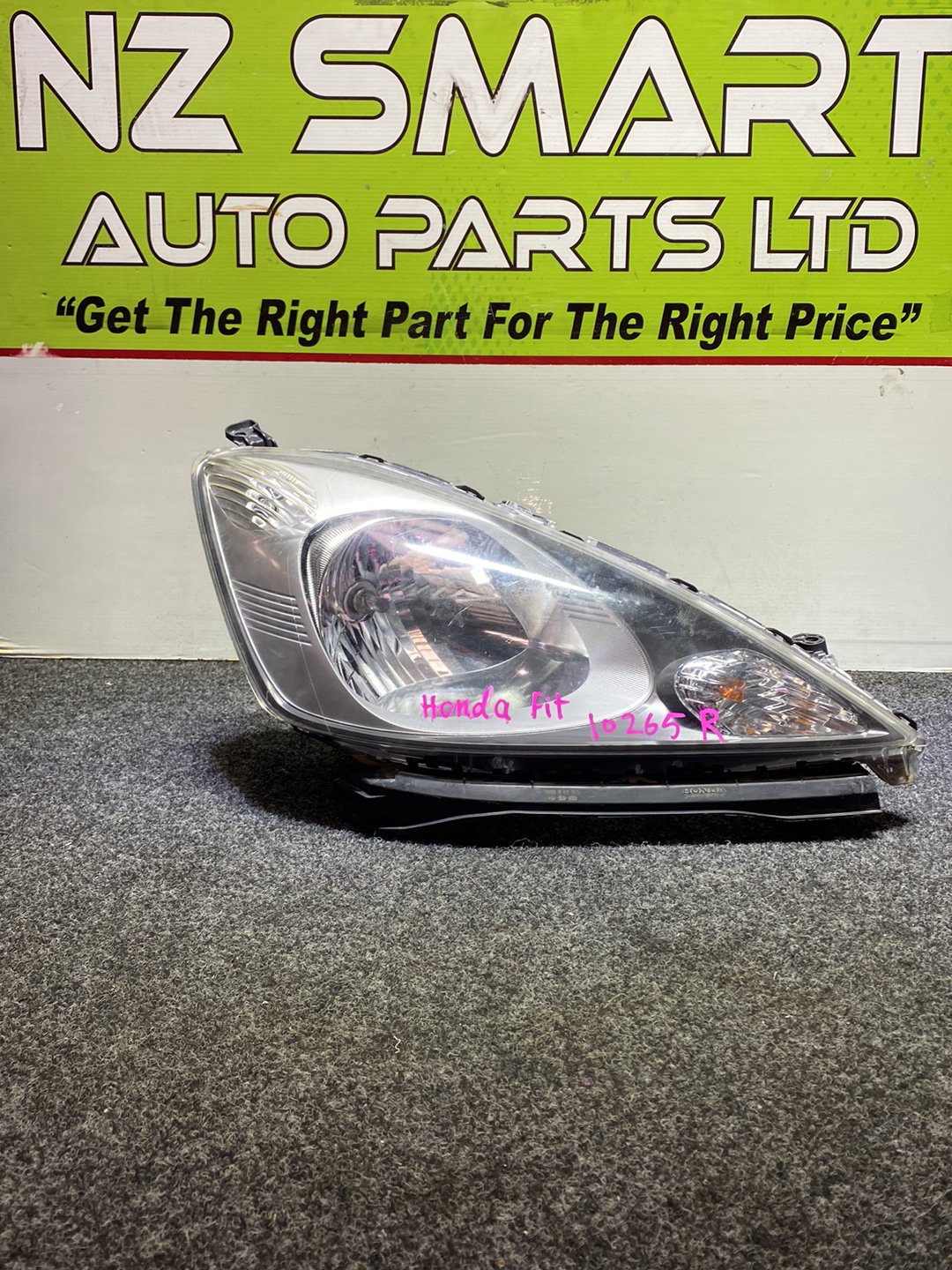 2008 Honda Fit - Right Headlight PN: Stanley P6865