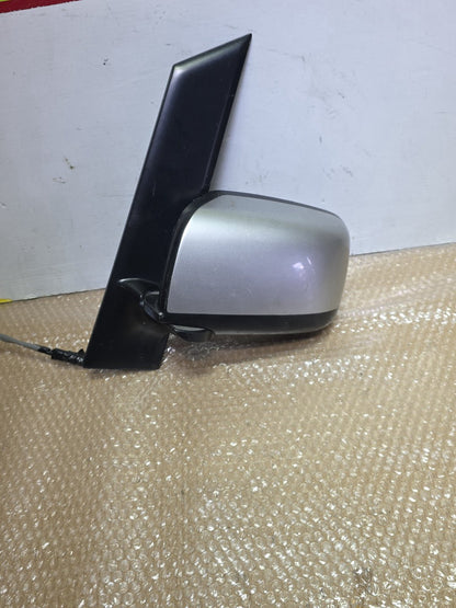 2008 Nissan Serena - Left Door Mirror PN: 8 wires