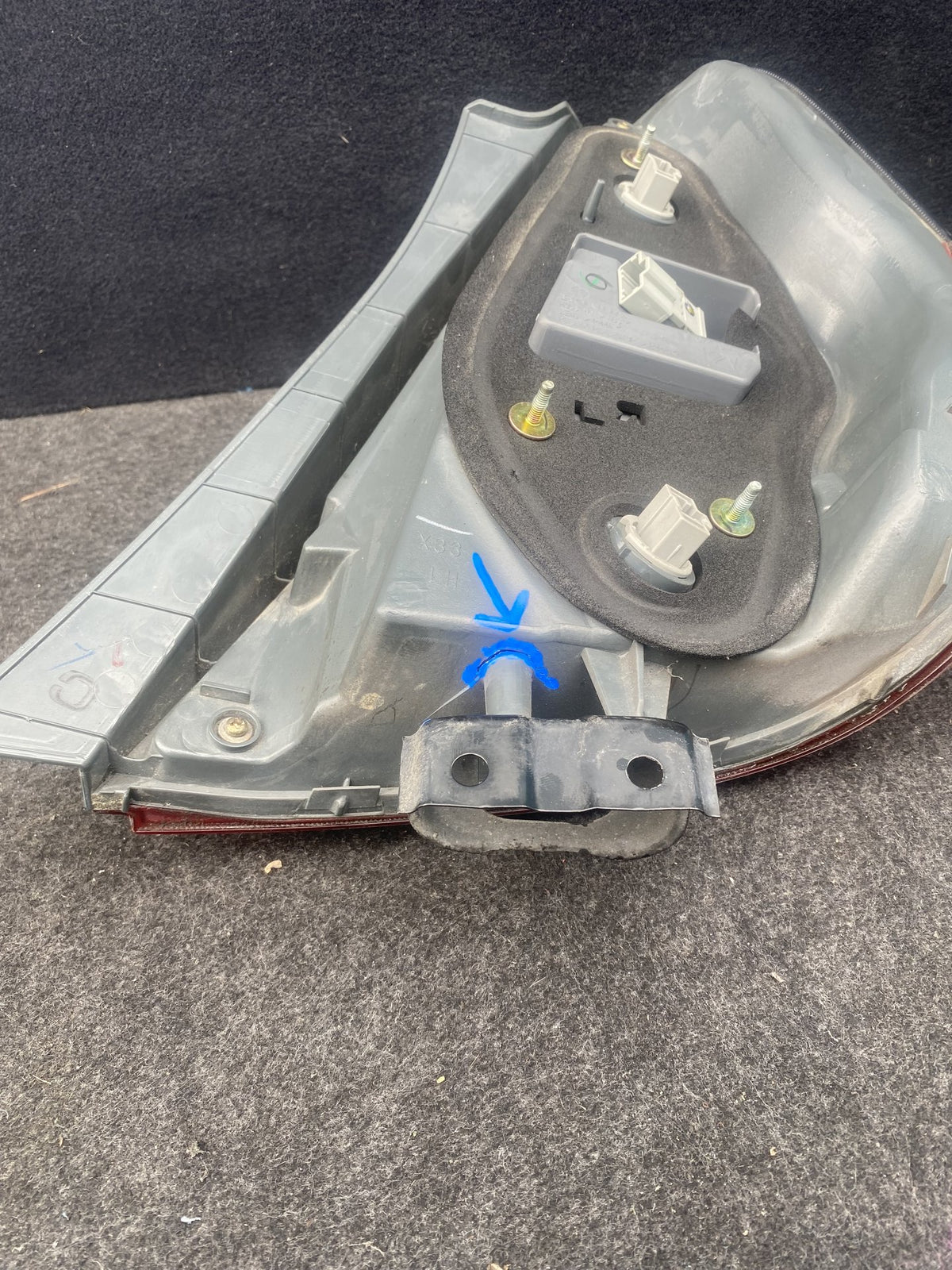 2007 Honda Fit - Left Taillight PN: HASDAMAGEDLUGUNDERNEATHSEEPICS