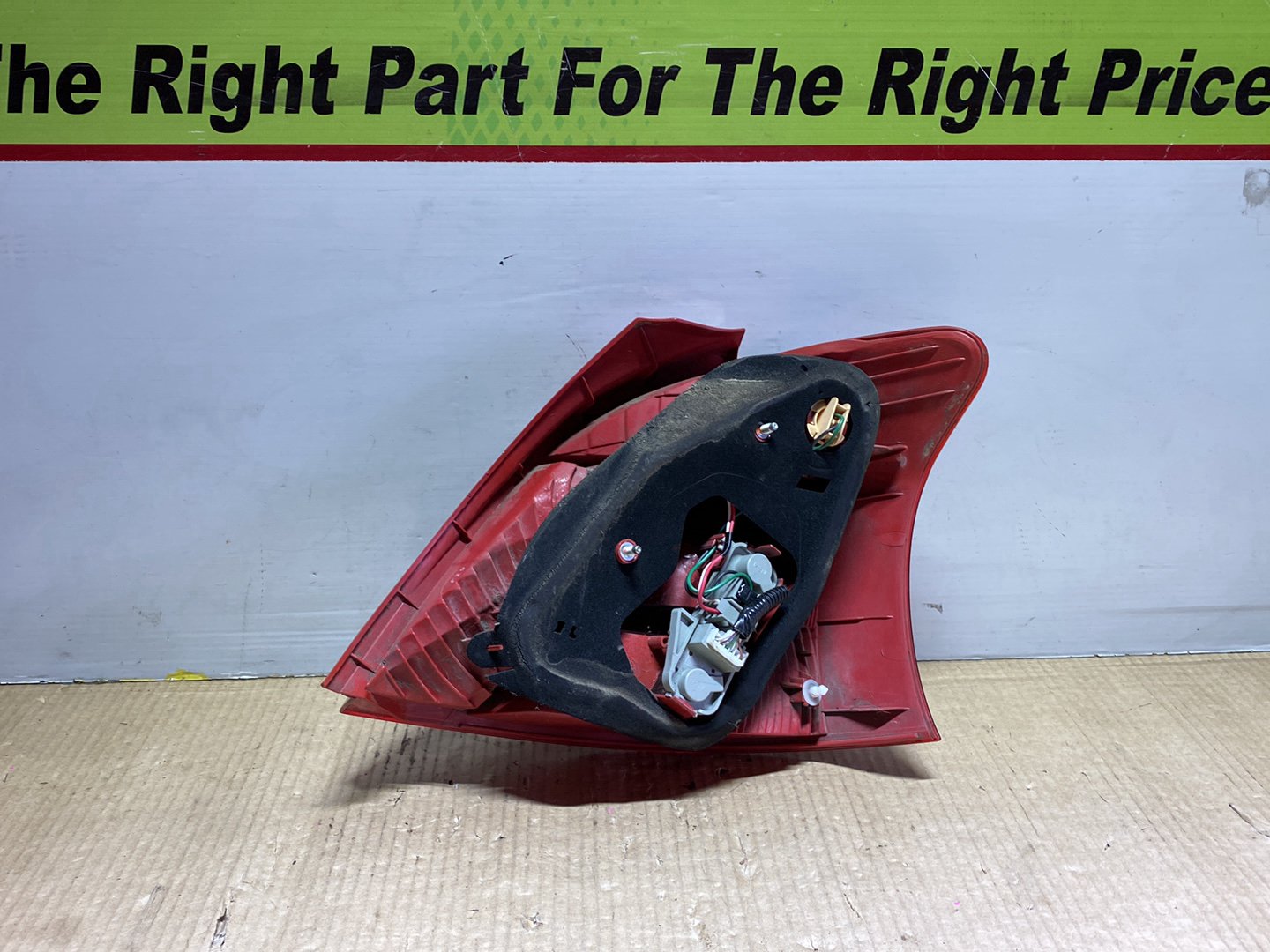 2007 Toyota Yaris - Left Taillight PN: Koito 52-143