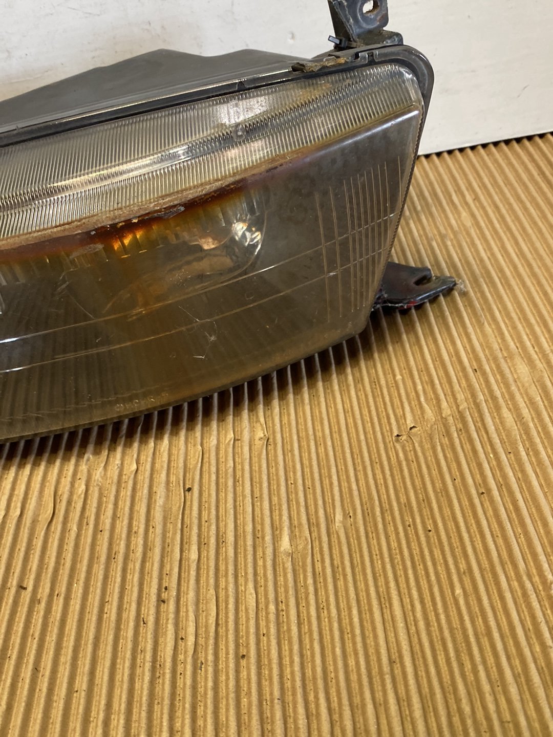 2002 Mitsubishi Galant- Right Headlight PN: STANLEY 907-37000