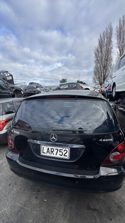 2006 Mercedes-Benz R350 4Matic WDC2510652A016286  Dismantling For Parts