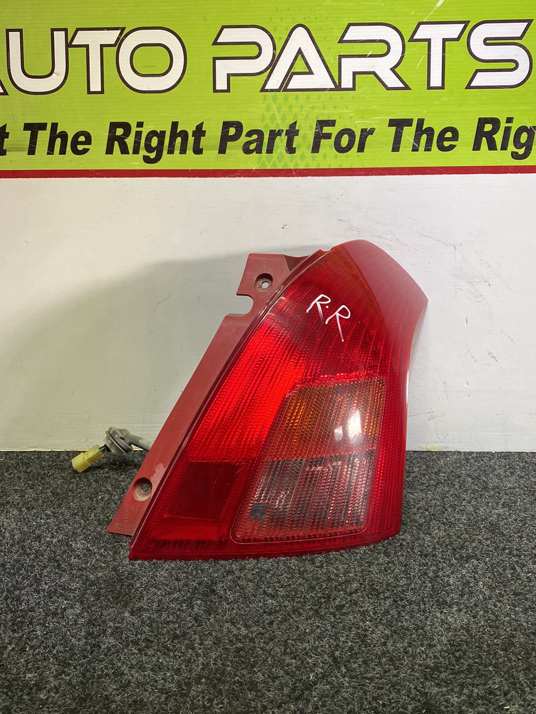 2004 Suzuki Swift - Right Taillight PN: STANLEY P4476R