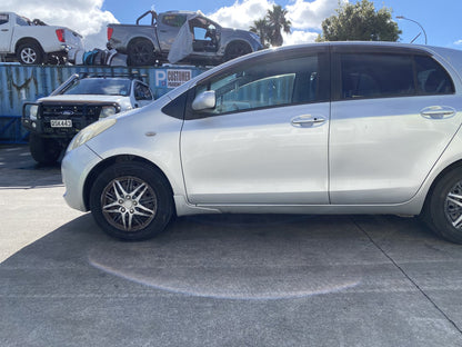 2007 Toyota Vitz SCP90