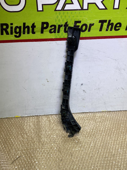 2009 Toyota Prius - Right Rear Bumper Retainer PN: 5257547020