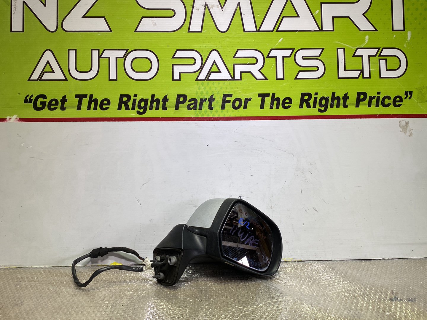 2012 Nissan Note- Right Door Mirror PN: 11 wires