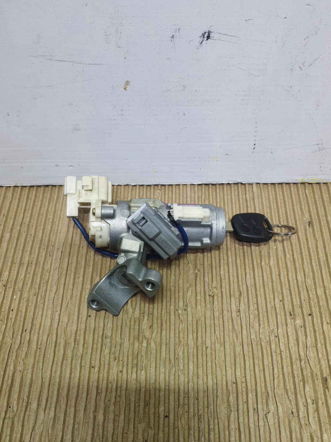 2000 Used Toyota Vitz- Ignition Switch Key PN: see photos