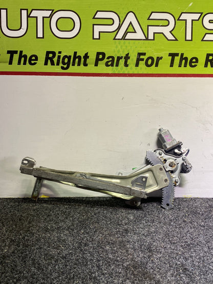 2007 Subaru Forester SG5 - Right Rear Window Regulator/Motor