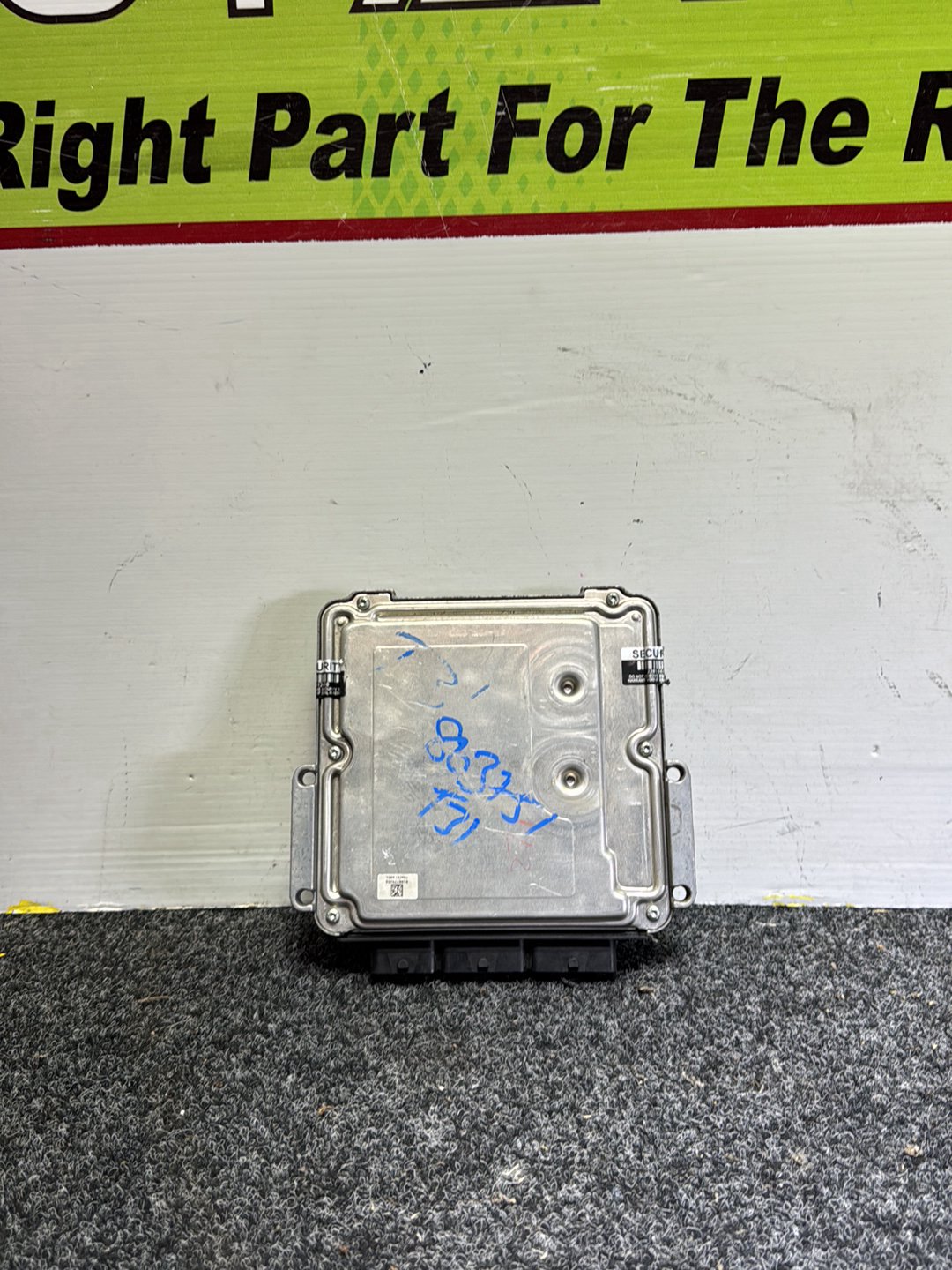 2007 Nissan X-Trail - Engine ECU PN: 23710 JG98D