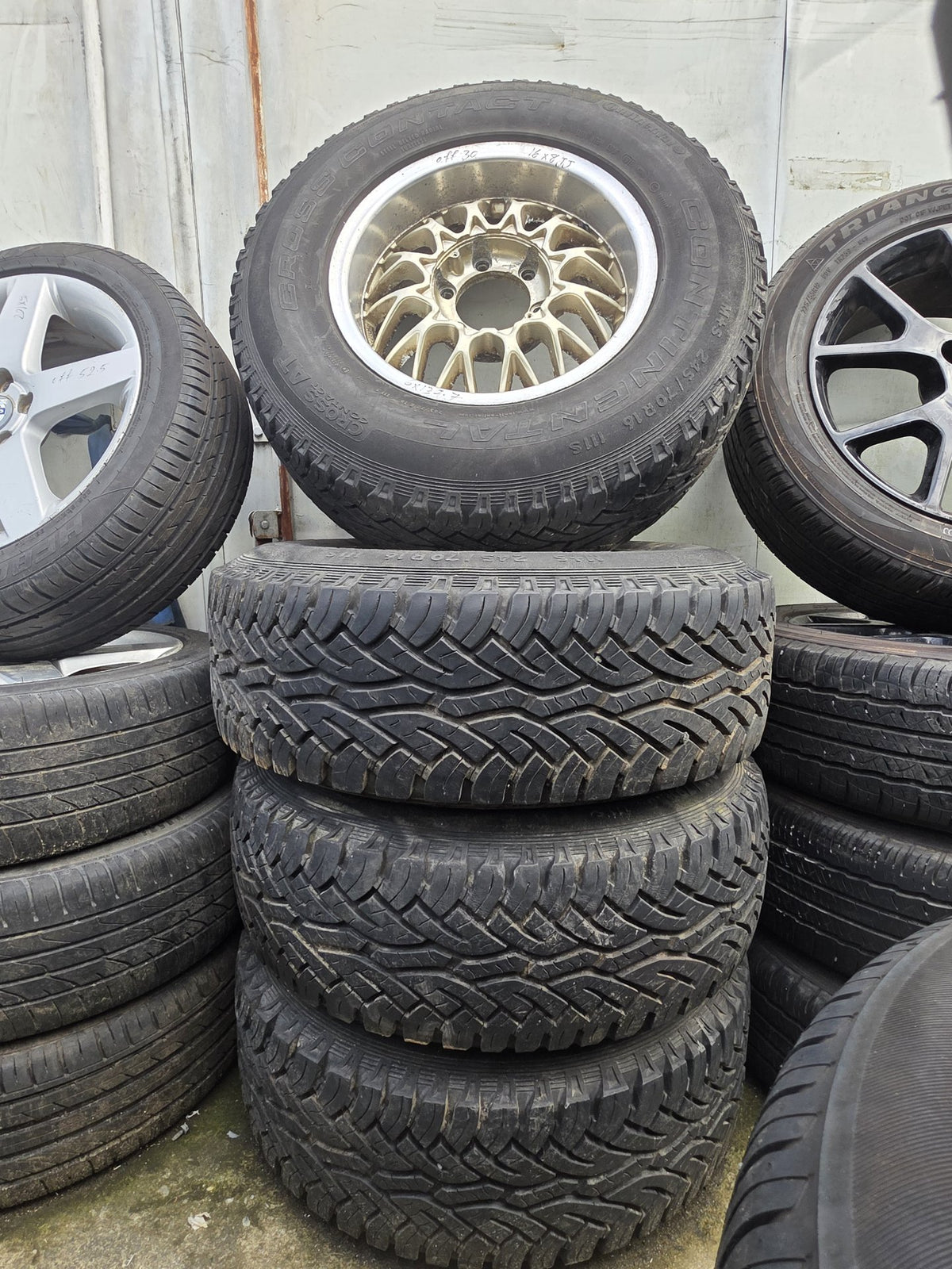 - Mag Wheel Set PN: Stud Pattern 6X139.7/ Wheel Size 16x8JJ/ Offset 30