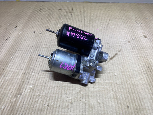 2015 Toyota Prius ZVW30 - ABS Pump