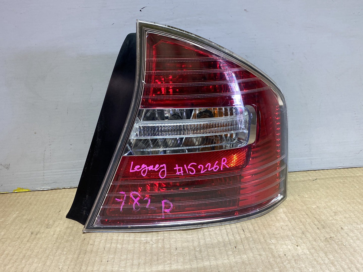 2008 Subaru Legacy BL5 - Right Taillight PN: Koito 220-20806