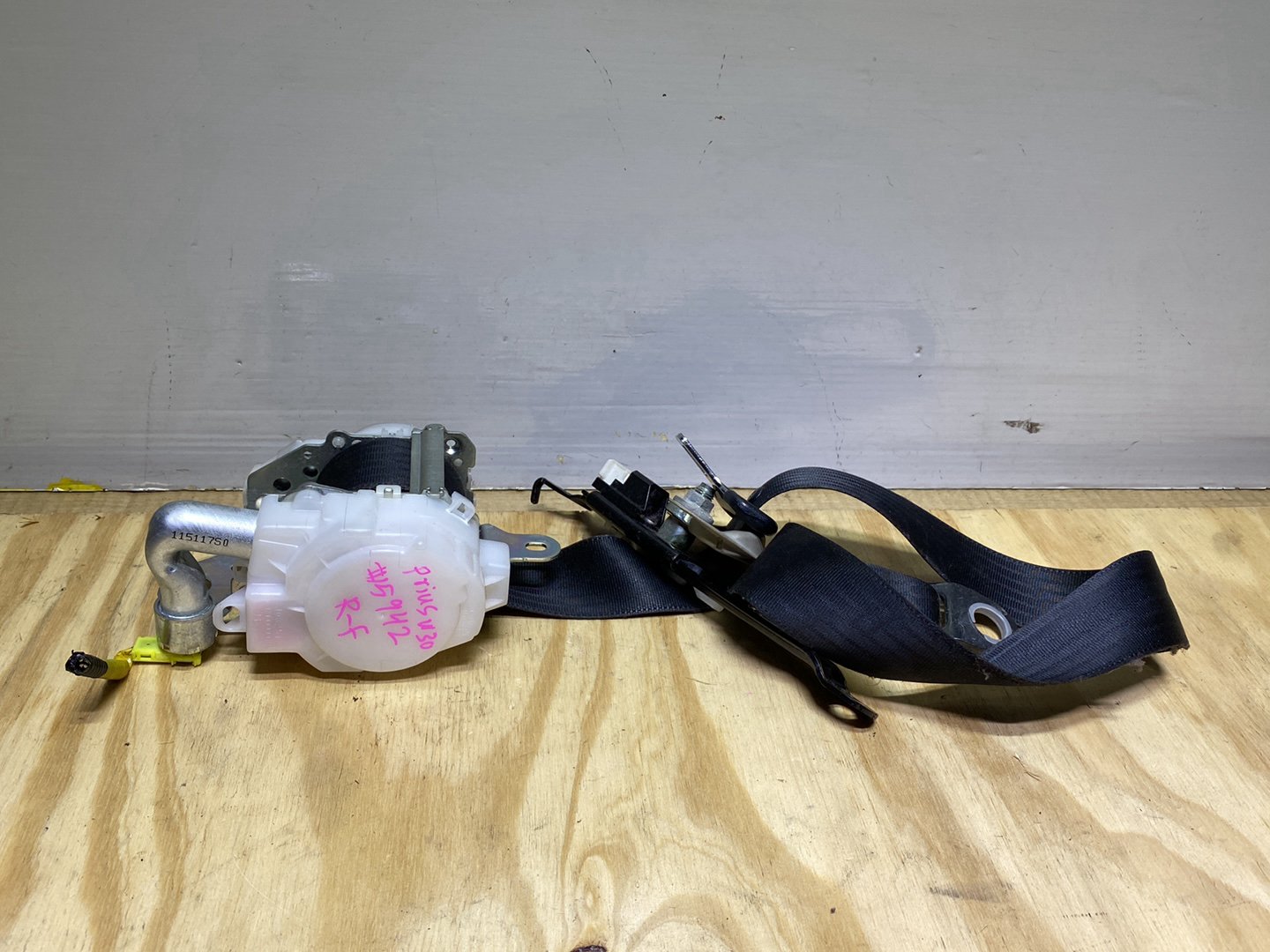 2015 Toyota Prius ZVW30 - Right Front Seat Belt