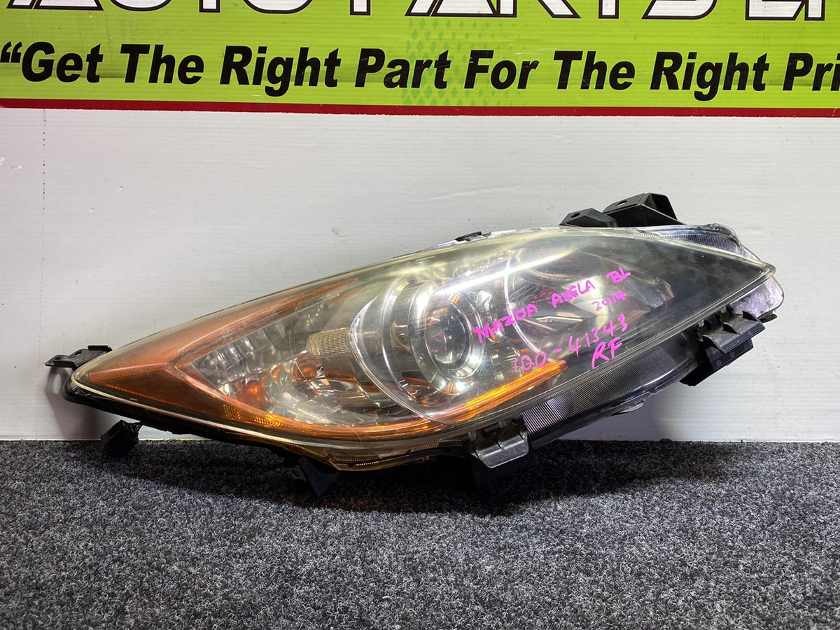 2010 Mazda Axela - Right Headlight Manual Adjust/ Non Hid/ Koito 100-41343