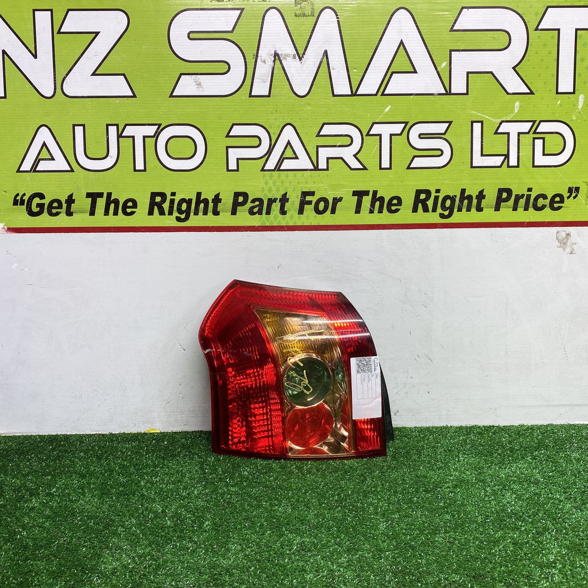 2004 - 2007 - Used Toyota Corolla ZZE122 - Left Taillight - Lens# 13-87