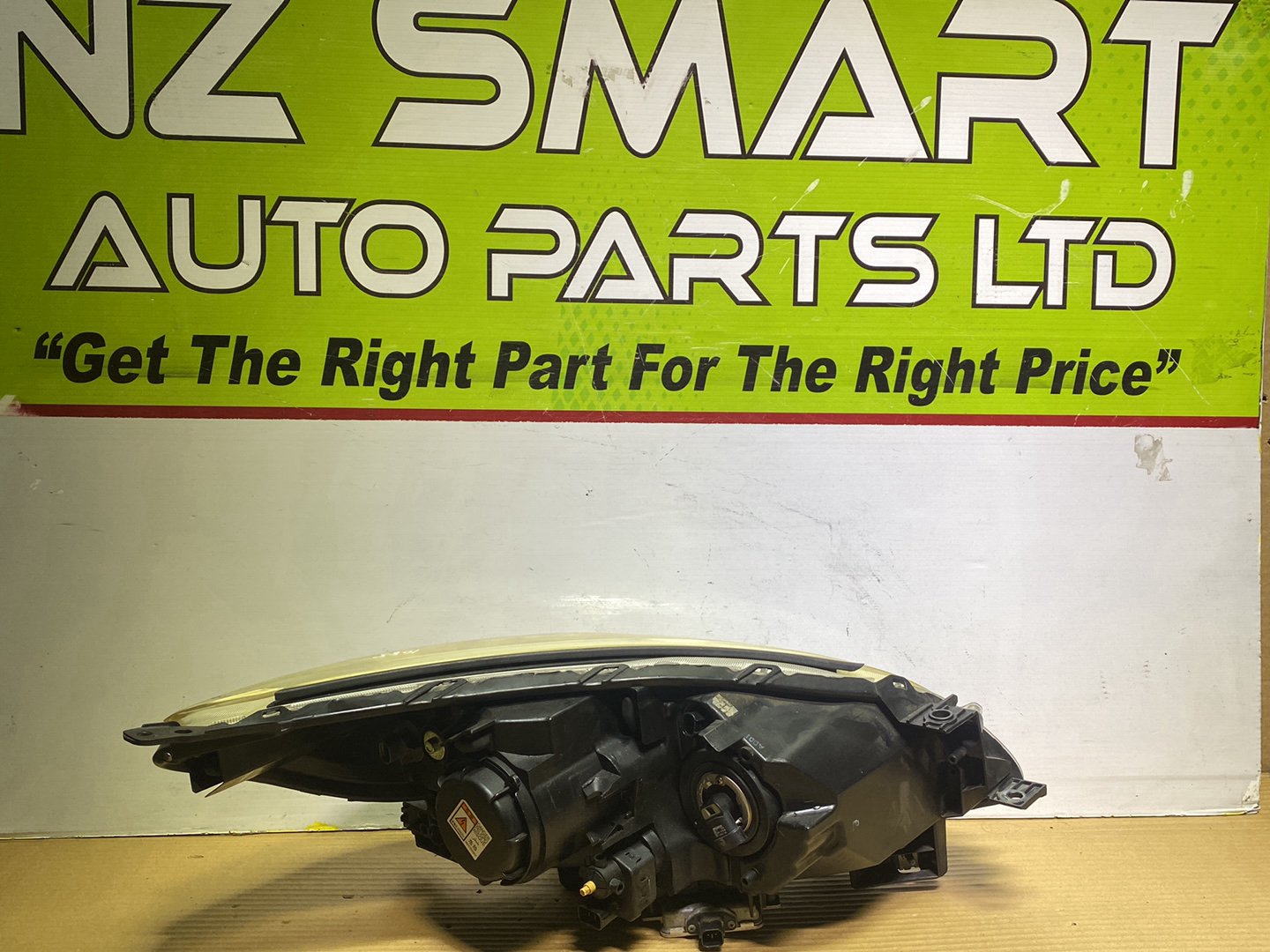2011 Mazda Premacy CWEFW- Left Headlight PN: