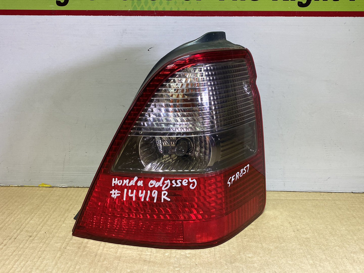 2002 Honda Odyssey RA6 - Right Taillight PN: P0711