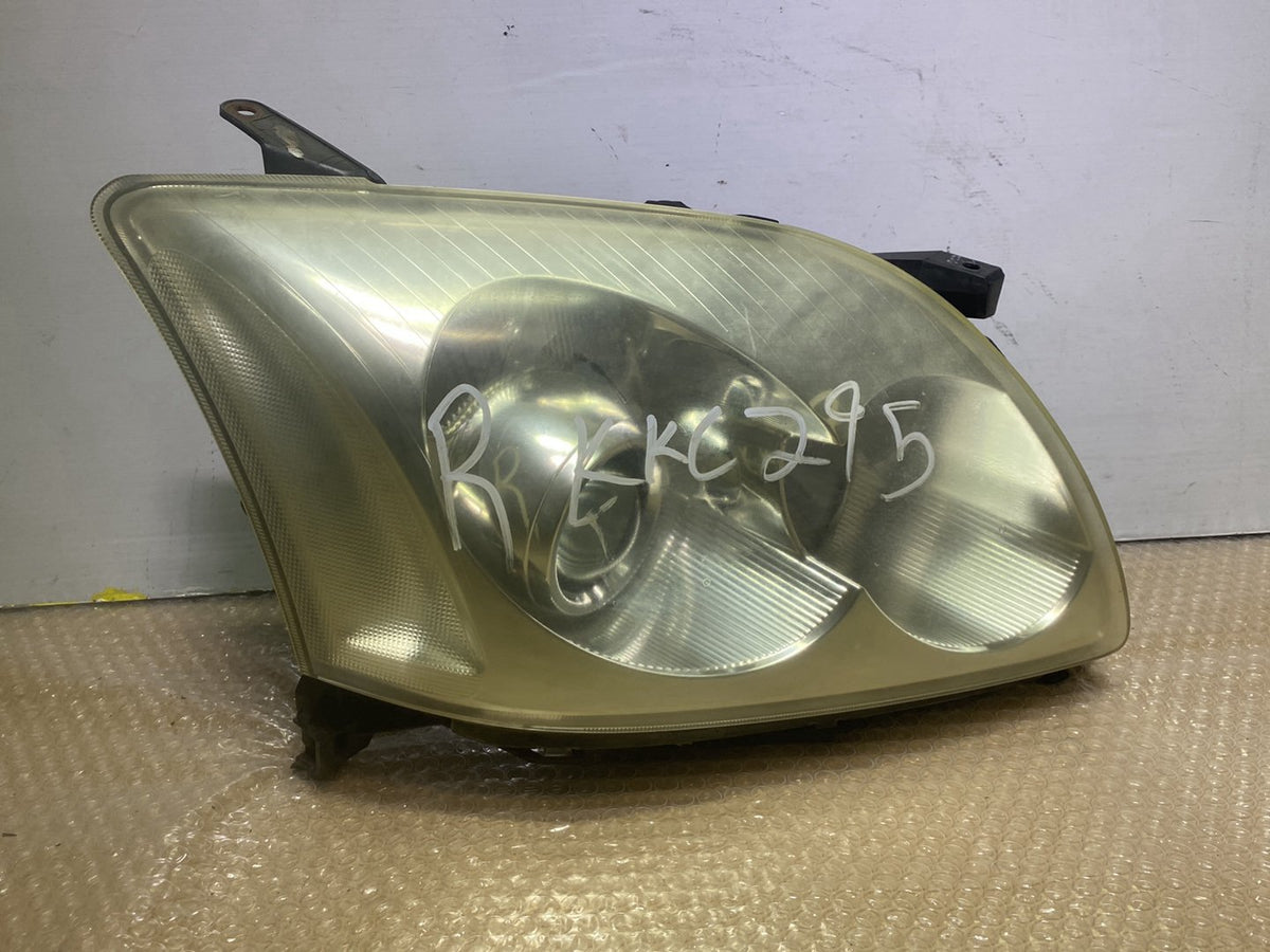 2005 Used Toyota Avensis - Right Headlight PN: See photos