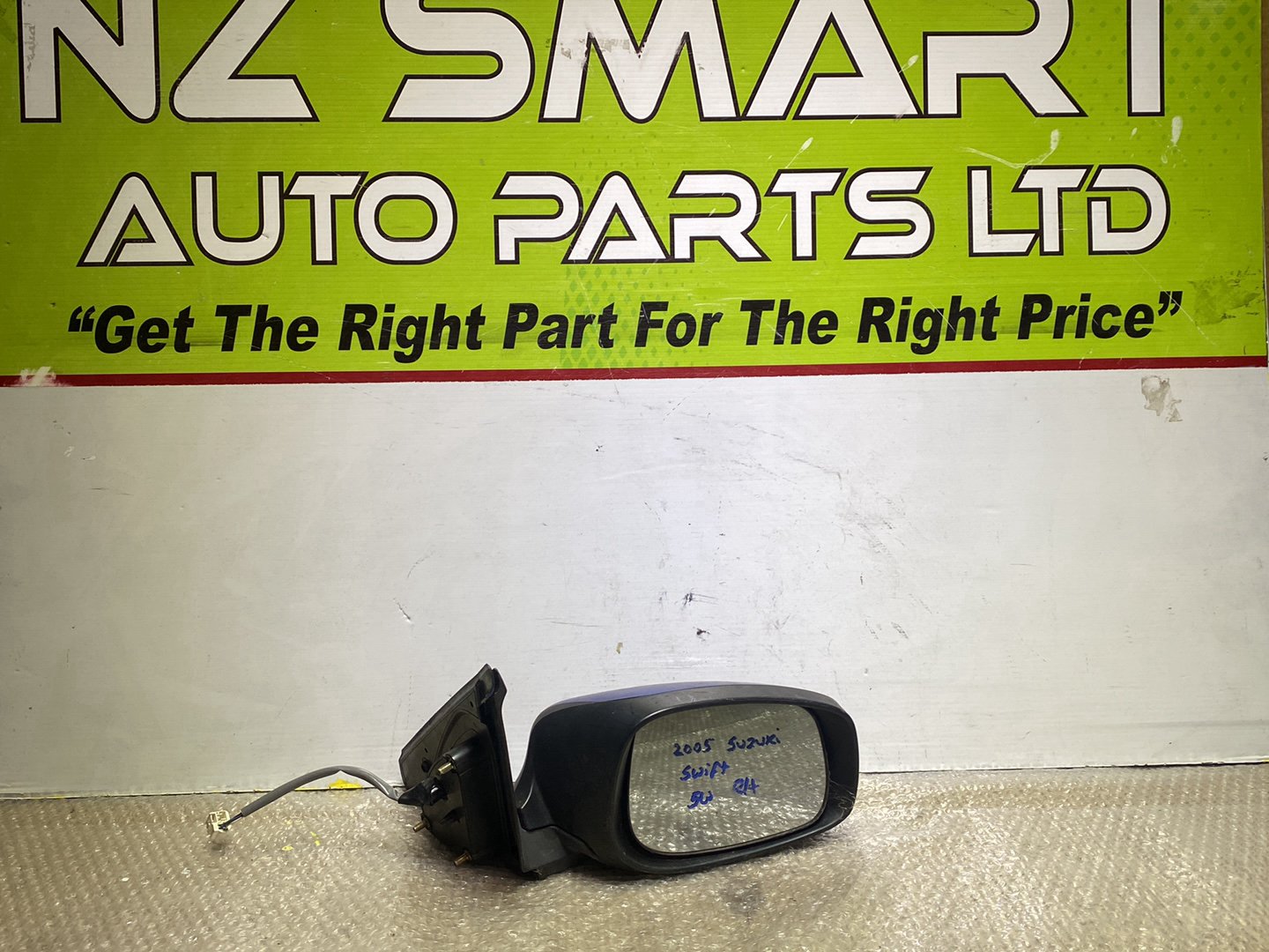 2005 Suzuki Swift- Right Door Mirror PN: 3 wires