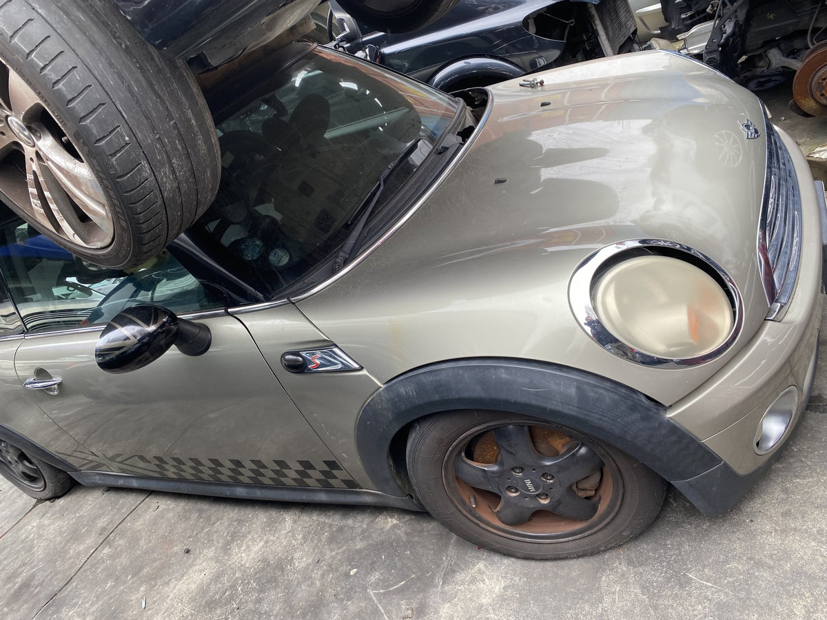 2007 MINI Cooper - Dismantling For Parts