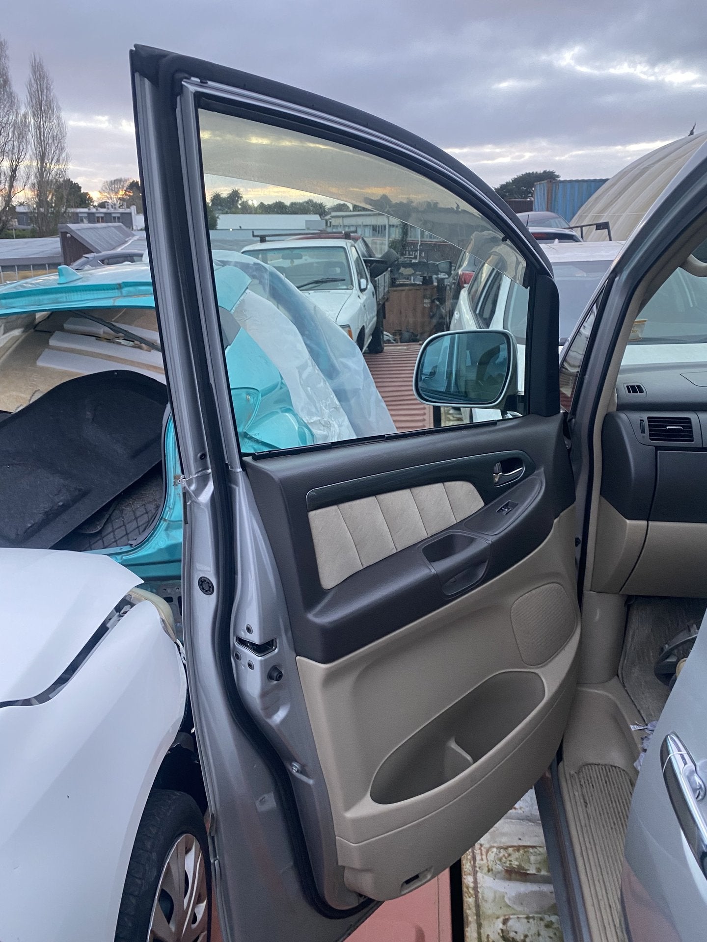 2007 Toyota Alphard  Dismantling For Parts