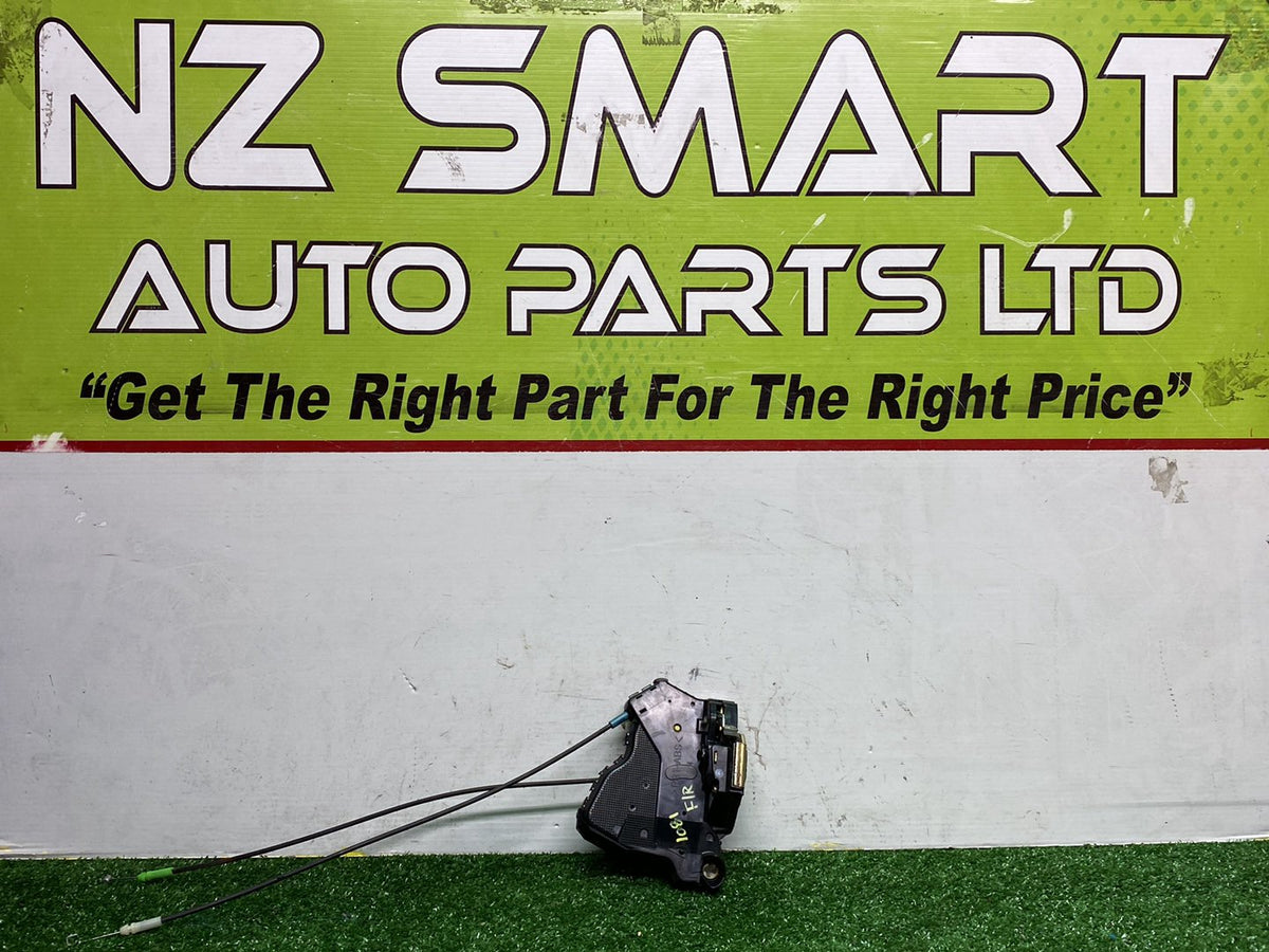 2005 Used Toyota Ist NCP60 - Right Front Lock Actuator PN: 69030-33241