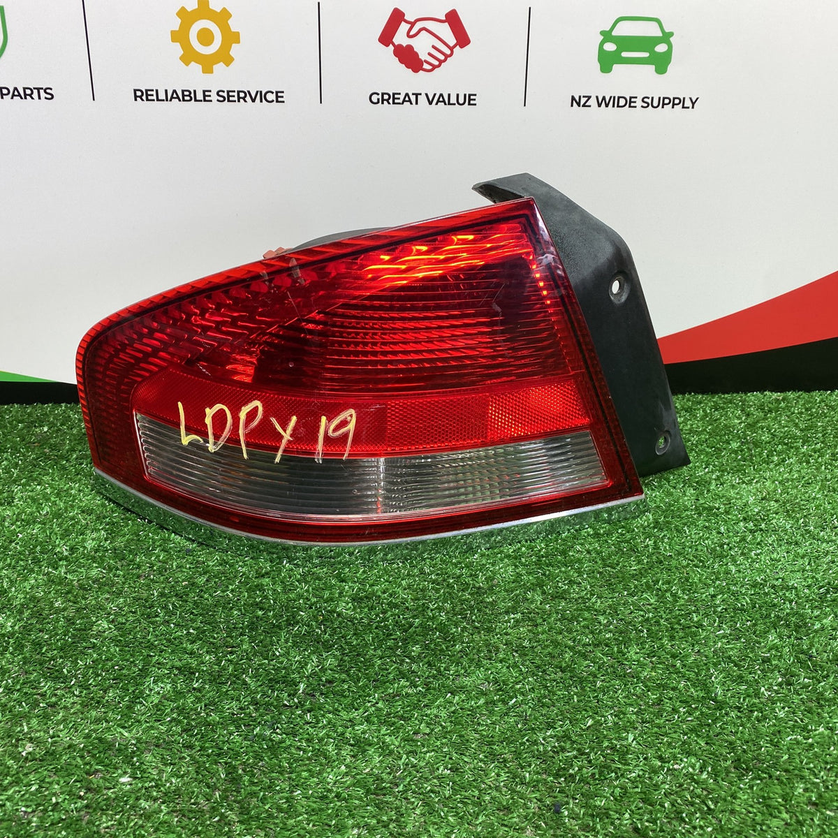 2006 Ford Falcon - Left Taillight PN: 3R2313405-AB