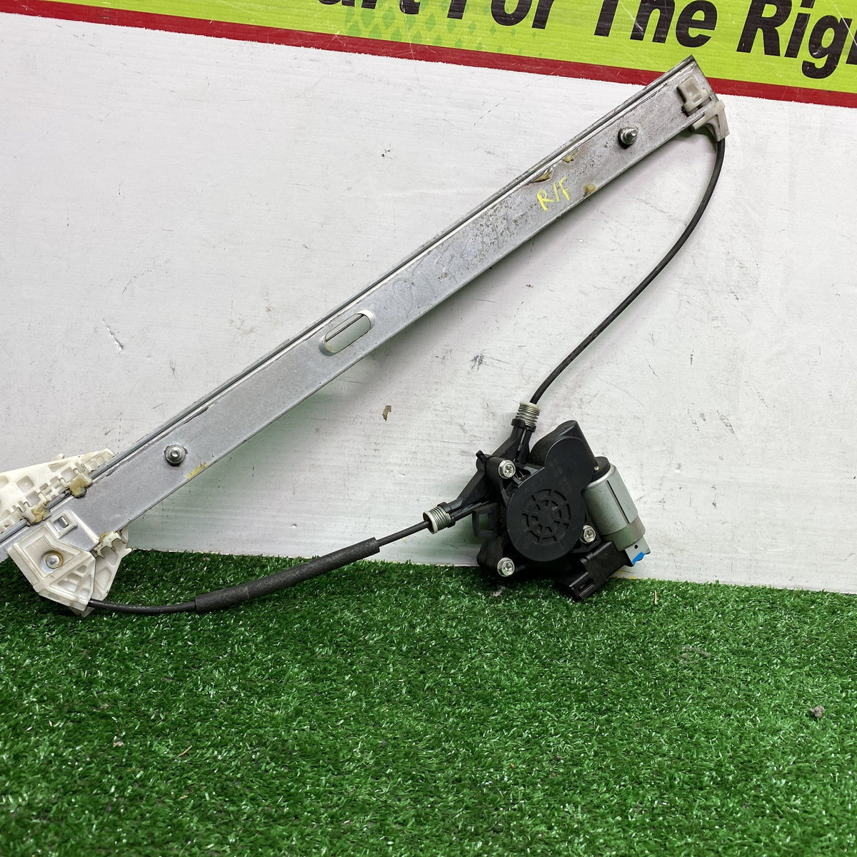 2007 Mazda CX-7 - Right Front Window Regulator/Motor PN: See photos
