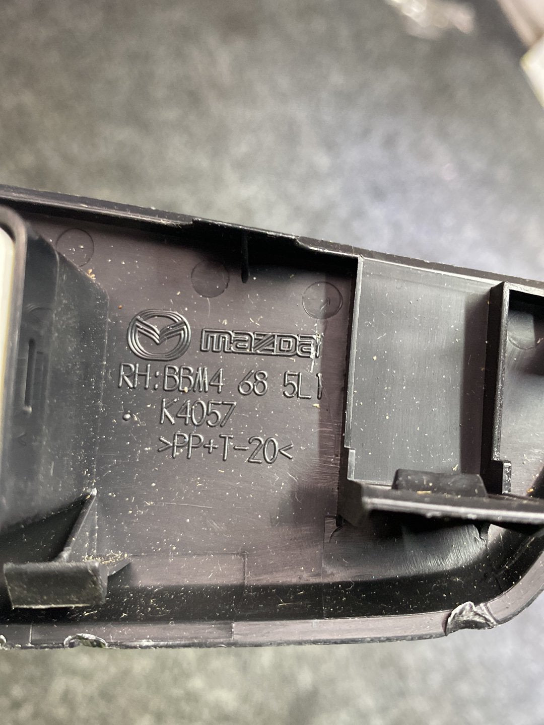 2010 Mazda Axela BL - Right Rear Window Switch