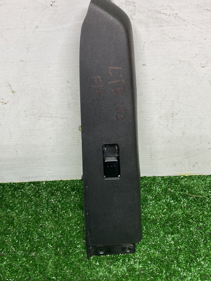 2007 Mazda Verisa - Left Front Window Switch PN: D01C684l6