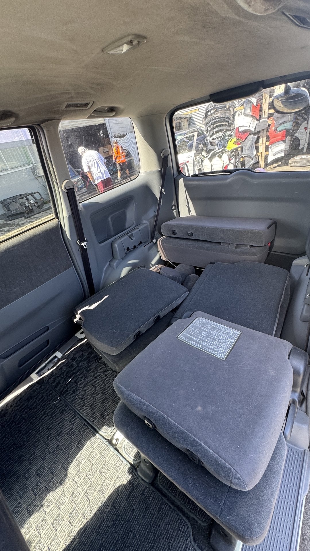 2005 Toyota Noah AZR60 Dismantling For Parts