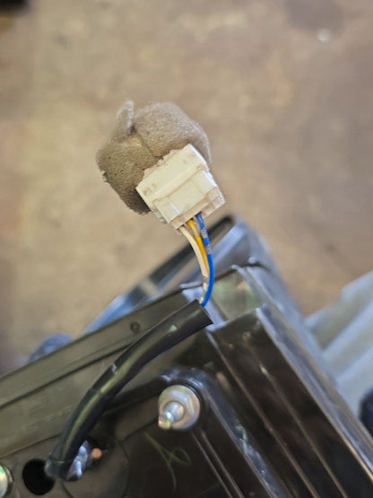 2012 Mitsubishi Triton- PN: 3 wires
