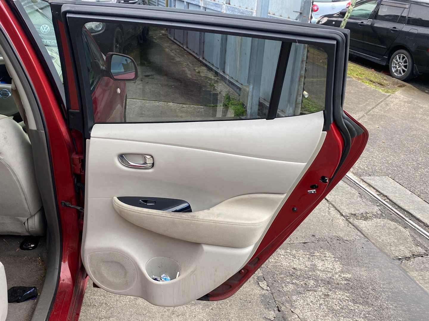 2011 Nissan Leaf ZE0  Dismantling For Parts