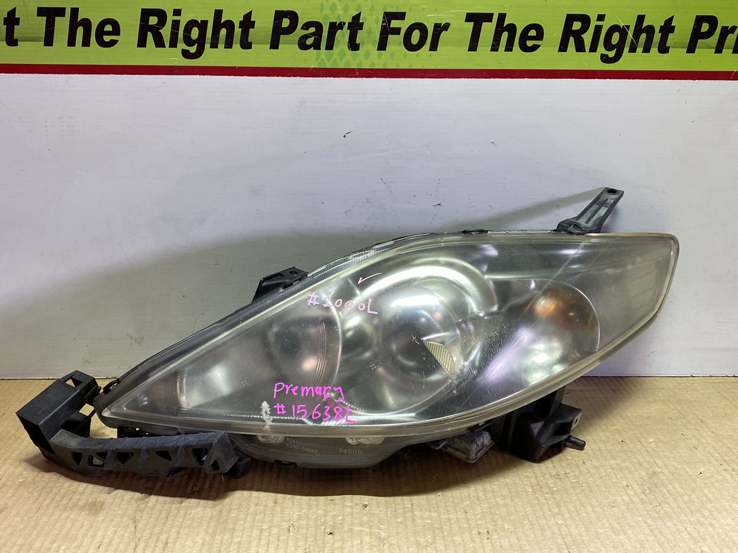 2005 Mazda Premacy CREW - Left Headlight PN: P5104
